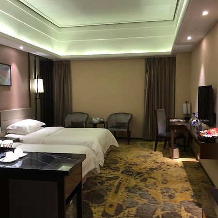 Ramada Foshan Hotel Экстерьер фото