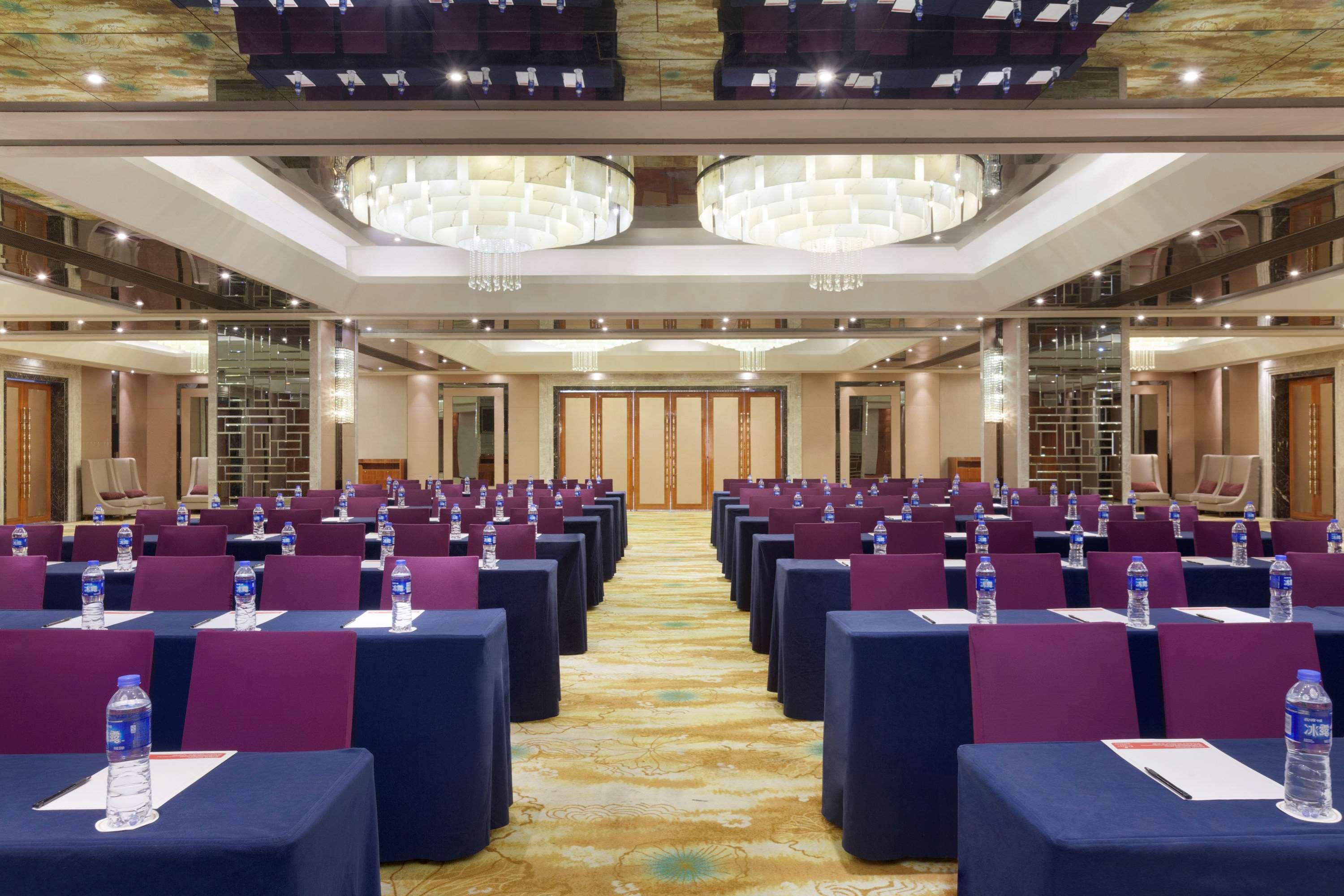 Ramada Foshan Hotel Экстерьер фото