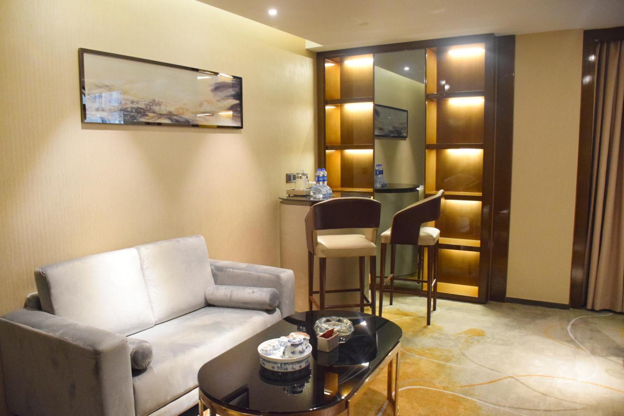 Ramada Foshan Hotel Экстерьер фото