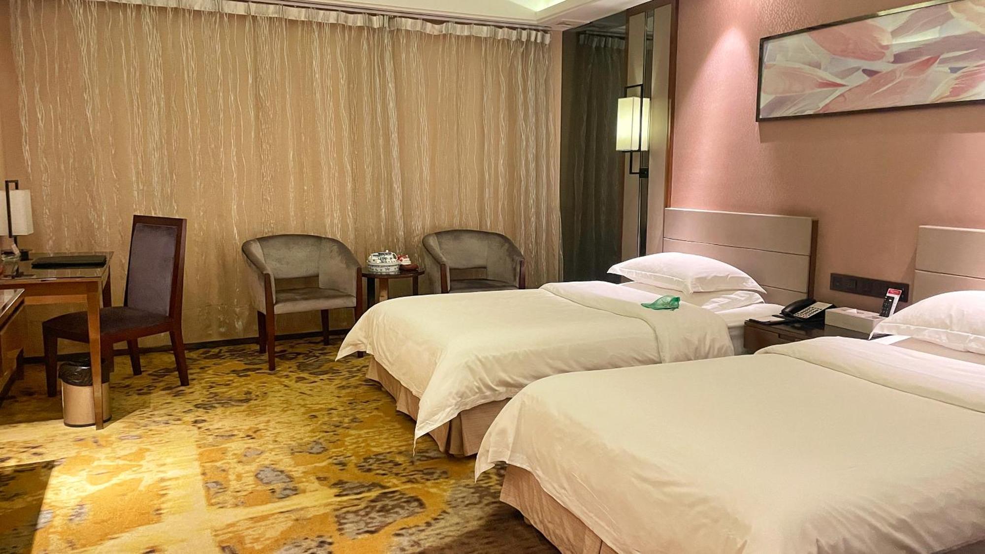 Ramada Foshan Hotel Экстерьер фото