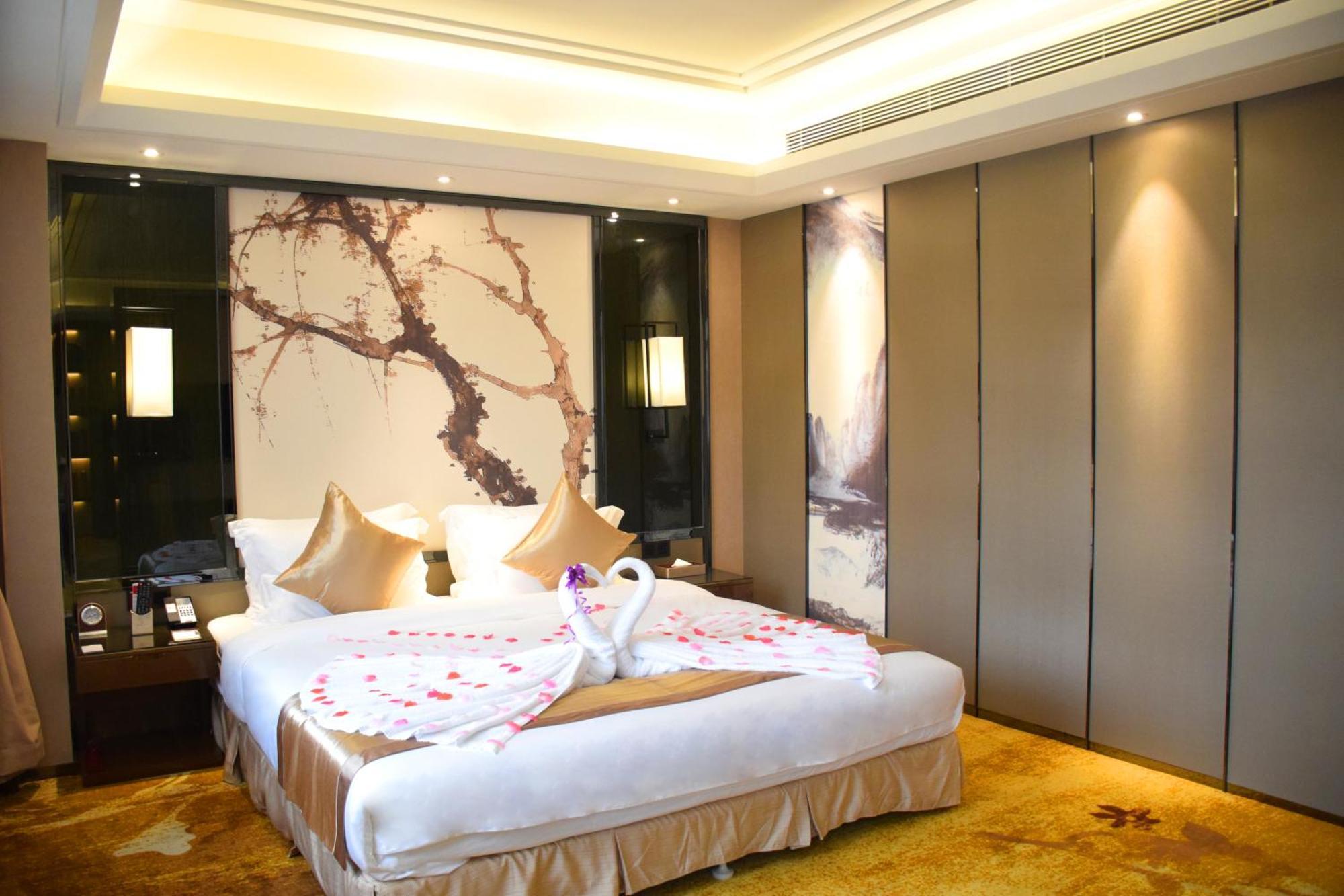 Ramada Foshan Hotel Экстерьер фото