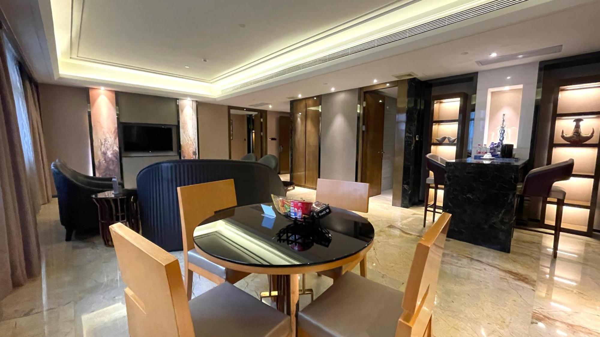 Ramada Foshan Hotel Экстерьер фото