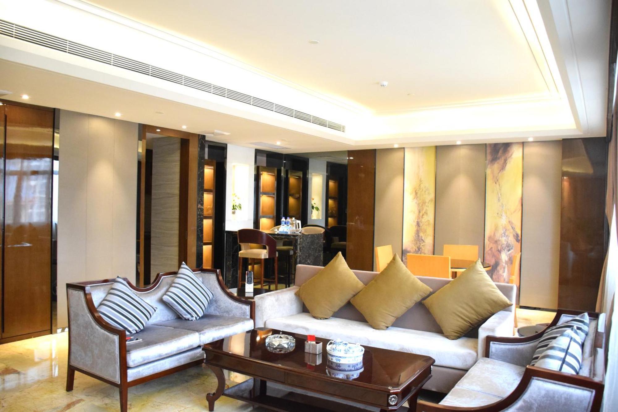 Ramada Foshan Hotel Экстерьер фото