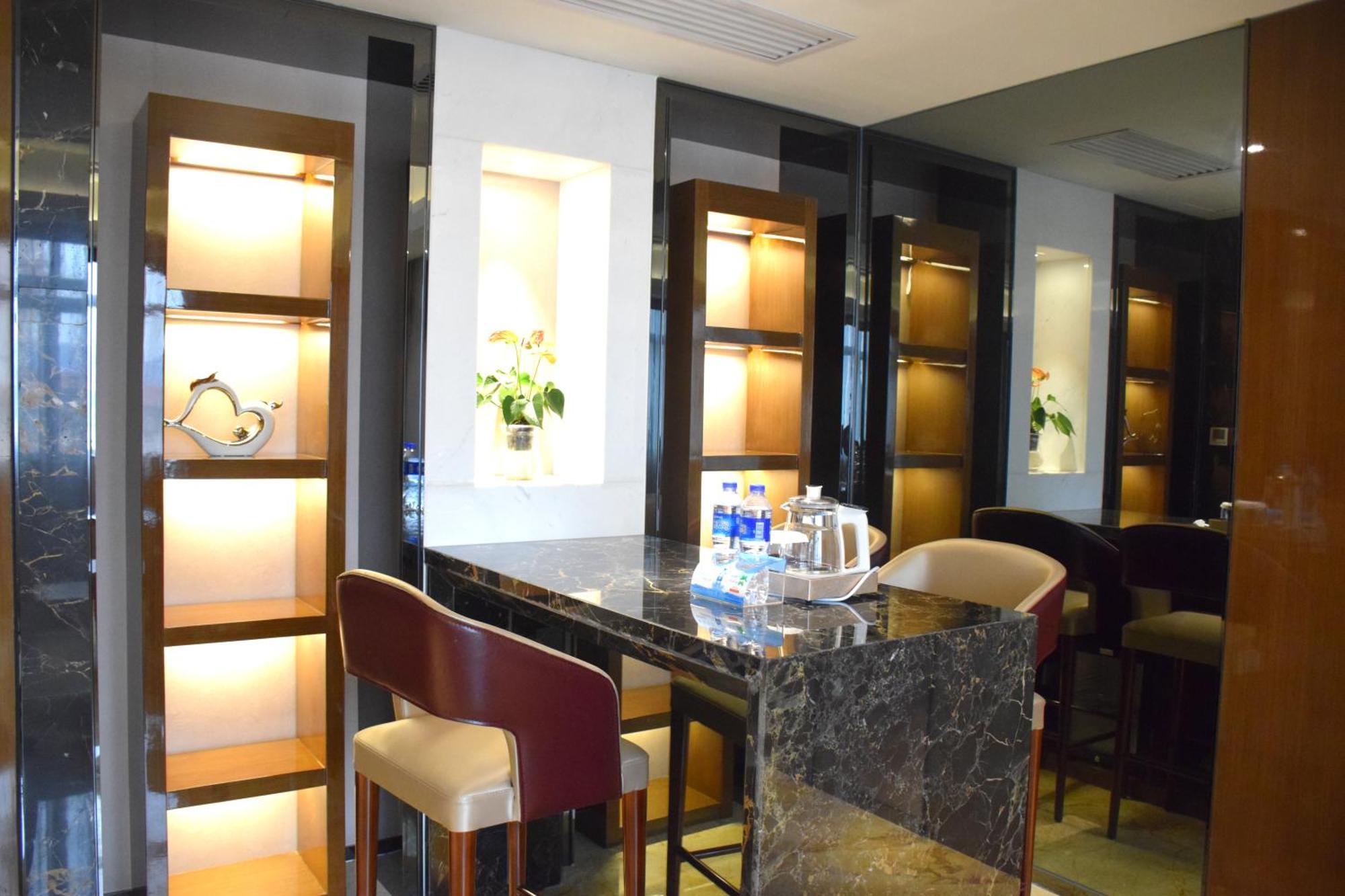 Ramada Foshan Hotel Экстерьер фото