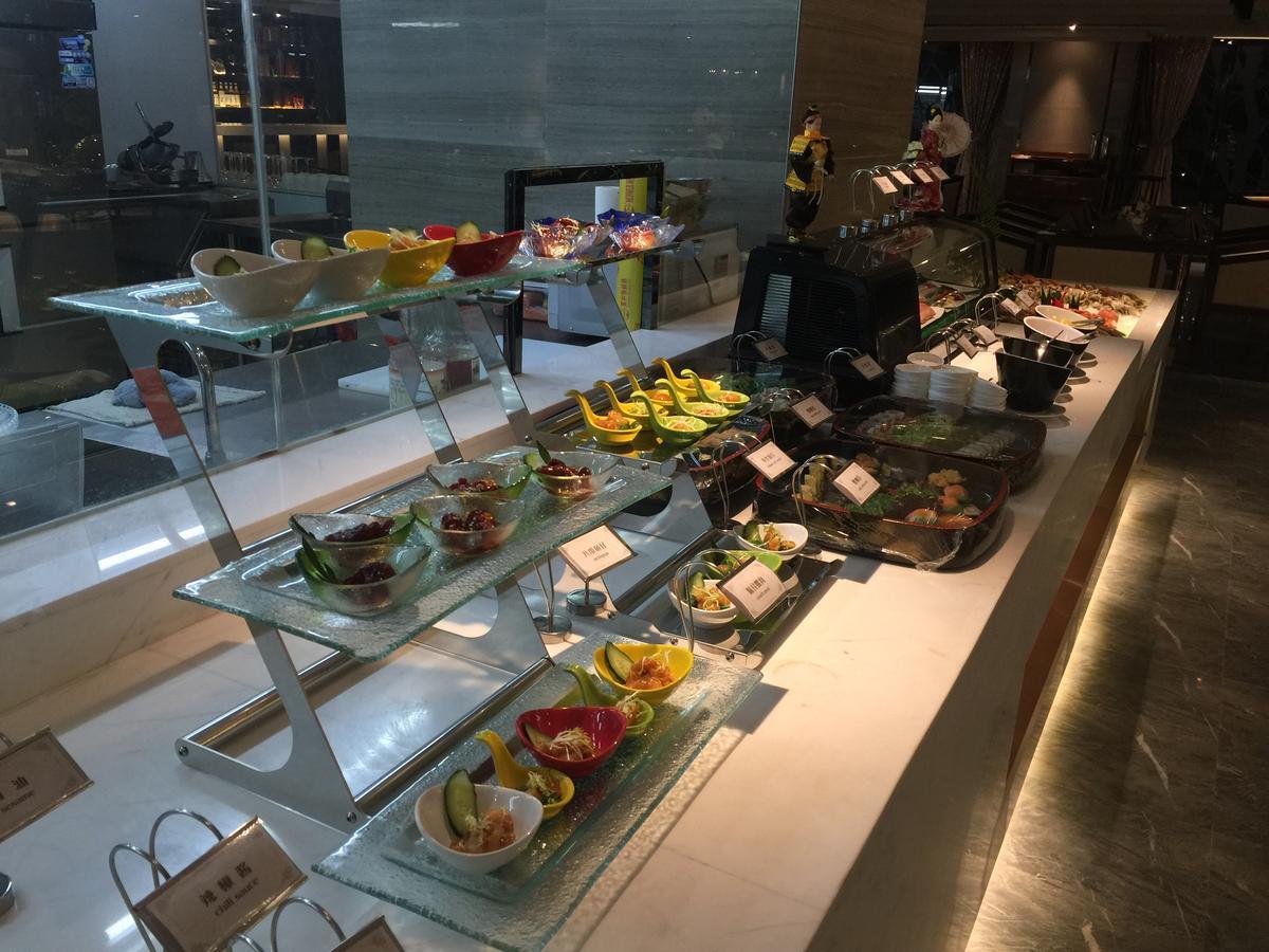 Ramada Foshan Hotel Экстерьер фото