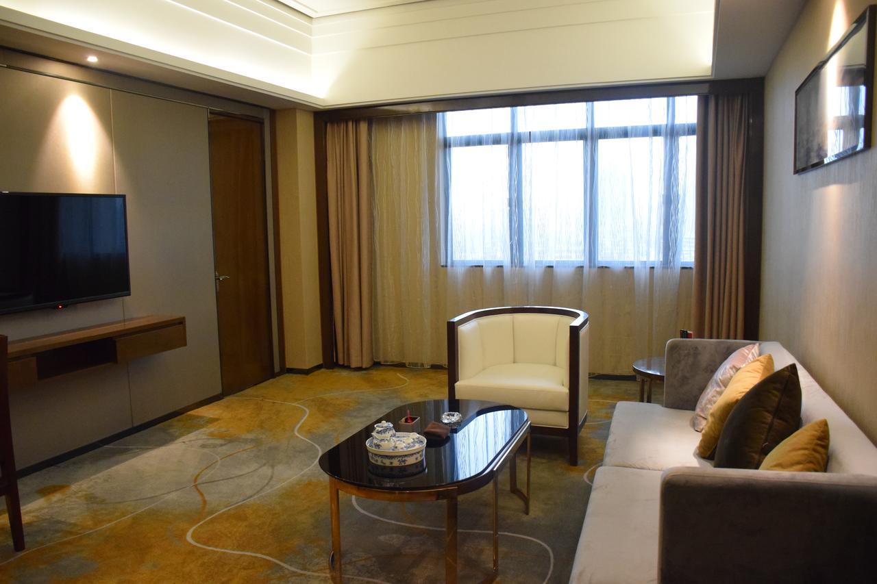 Ramada Foshan Hotel Экстерьер фото